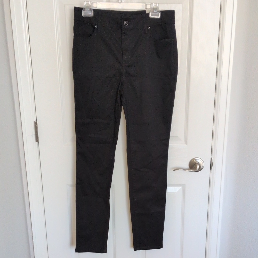 NWT Chico's Black Secret Stretch Jeggings - 6R